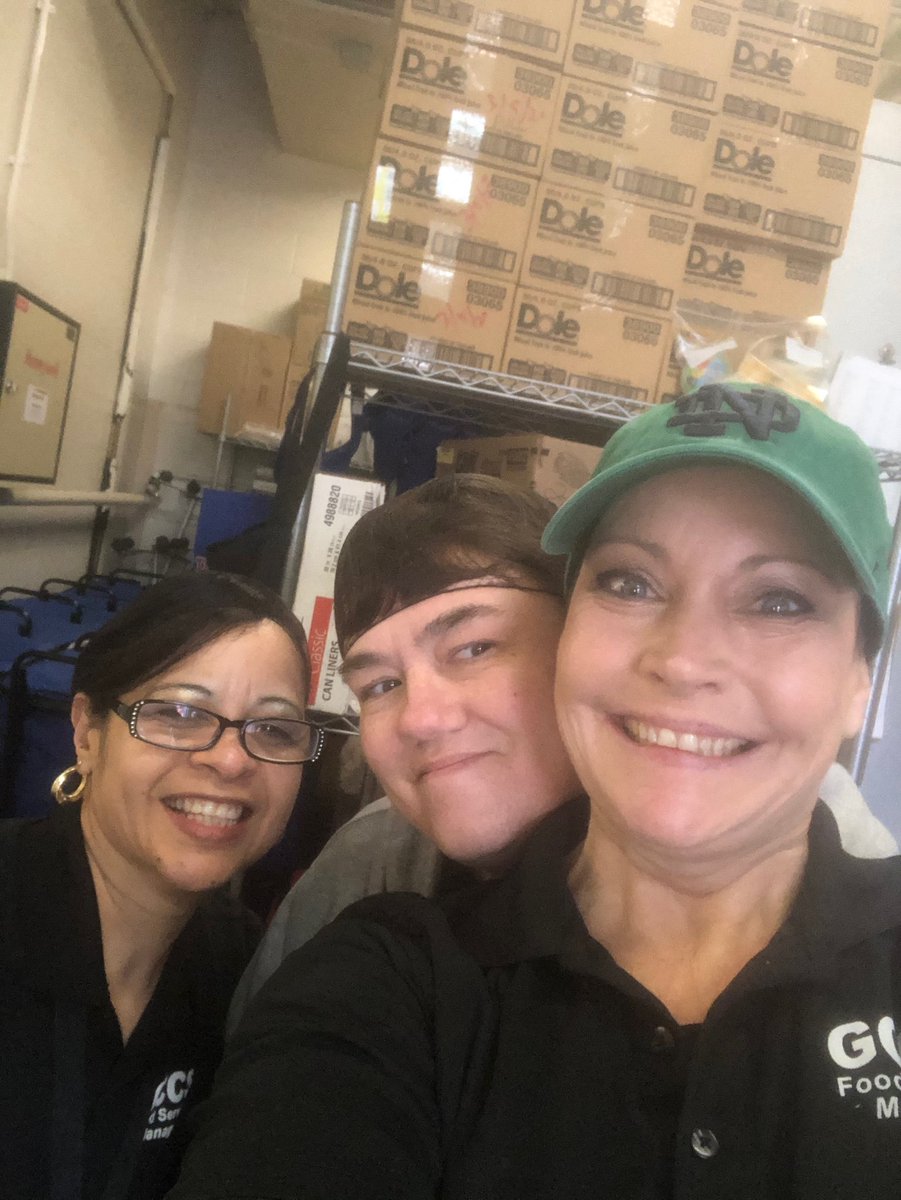 natty1304's tweet photo. @JFDpio Let’s add our @GCCSchools food service workers to this list!  We are continuing to feed our students during this time of hardship. @Aramark #NotAllHeroesWearCapes #WeAreGreater https://t.co/wSWkYFYpaf
