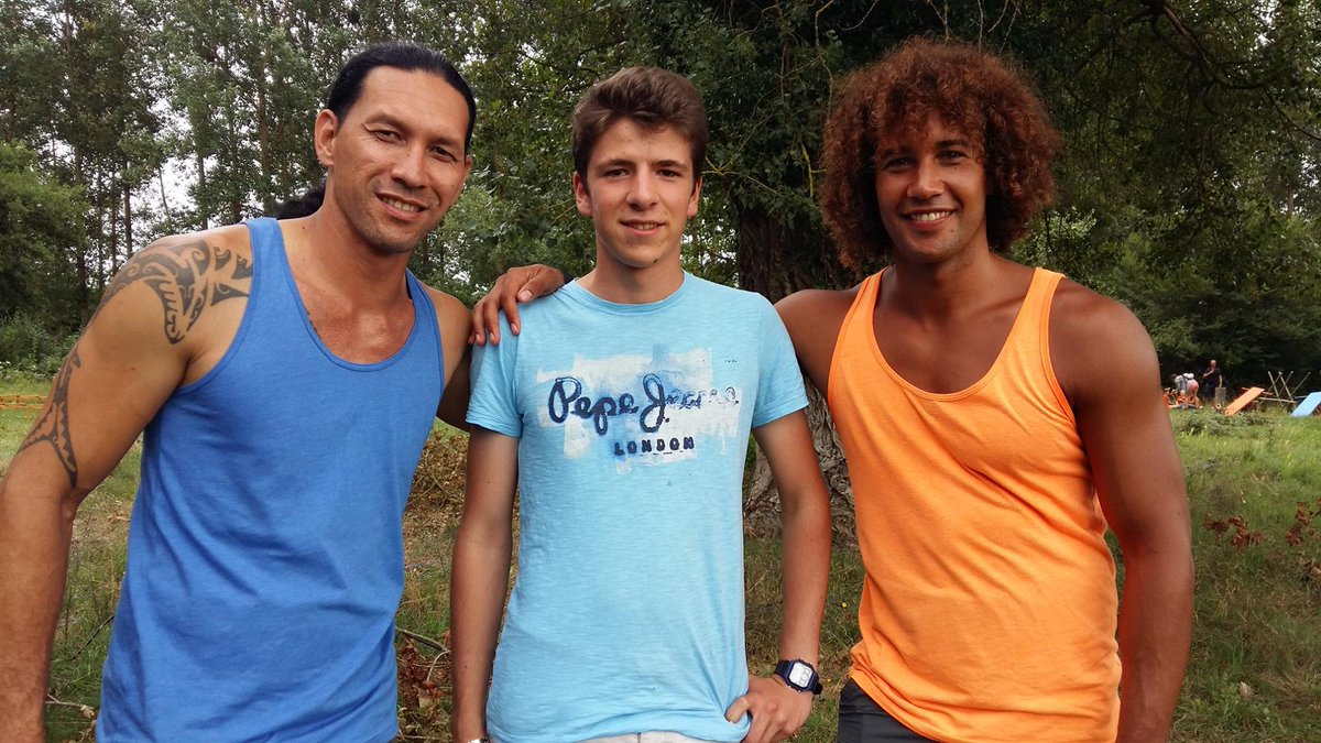 Jillian (@jillianreviron) on Twitter photo Quel souvenir du tournage d'Ecole Aventure, en 2017, où j'ai pu rencontrer toute l'équipe d'<a href="/Alpfr/">ALPfr</a> ainsi que deux des aventuriers les plus emblématiques de #KohLanta ! Merci encore ! <a href="/ju_magne/">Julien Magne</a> <a href="/StephClemente/">Stéphanie Clémente</a> <a href="/TeheiuraTEAHUI/">Teheiura Teahui</a> <a href="/Laurentmaistret/">Laurent Maistret</a> Quel souvenir du tournage d'Ecole Aventure, en 2017, où j'ai pu rencontrer toute l'équipe d'<a href="/Alpfr/">ALPfr</a> ainsi que deux des aventuriers les plus emblématiques de #KohLanta ! Merci encore ! <a href="/ju_magne/">Julien Magne</a> <a href="/StephClemente/">Stéphanie Clémente</a> <a href="/TeheiuraTEAHUI/">Teheiura Teahui</a> <a href="/Laurentmaistret/">Laurent Maistret</a>