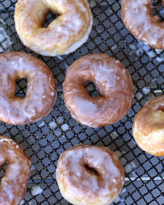 So 11% of you said you were geniuses and would not be needing an official recipe for my raged-induced donuts. Y’all look away. For the other 89% of you, this is my BEST FRIED GRAIN FREE DONUT recipe, now on the blog. These are seriously like Krispy Kreme… ift.tt/39m2FMa