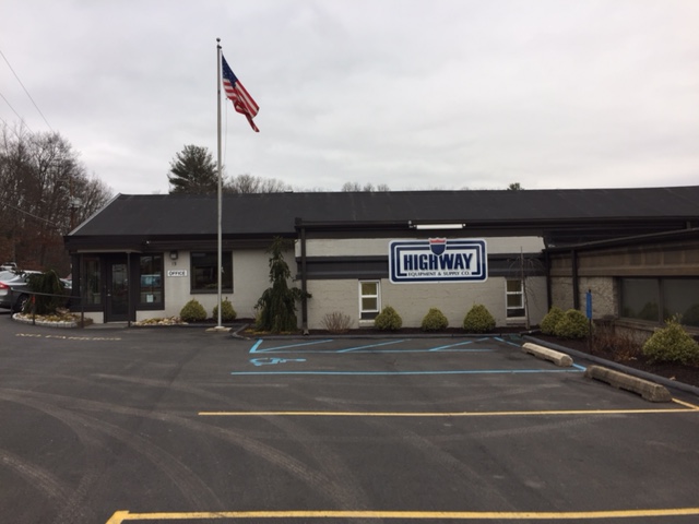 HwyEquip's tweet photo. In response to #COVID19, our Drums branch donated one case of shop safety glasses to St. Luke's University Health Network, Lehighton Campus. We would like to thank medical personnel who are providing patient care to combat the pandemic. https://t.co/sFdWmPylUg