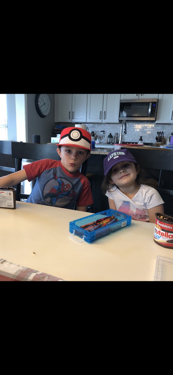 kelswicky's tweet photo. @LLEWIXOM #LLESpiritWeek #HatDay We are wearing our hats while enjoying our snack time! https://t.co/HW19rpcGeg