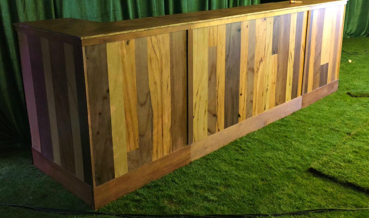 furniture4event's tweet image. #throwbackthursday to an event in London featuring our Rustic Wooden Bar which is available to hire in 6ft straight and curved sections as well as 3ft returns! This bar was made by our Work-Shop Dream-Team and has been super popular over the last year… Contact us for more info!