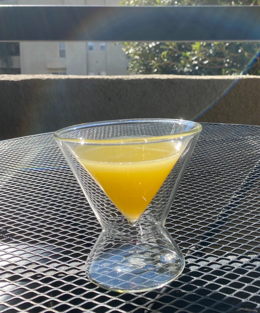 DragonGlassware's tweet photo. Simple recipe this week, in the spirit of staying home we have a screwdriver in our Martini Glass!
.75oz vodka
3oz Orange Juice
#cocktails #Alcohol #vitaminc #stayhome #stayhomestaysafe #besafe #stayhealthy #stayathome #vodka #orangejuice #orange #martini #dragonglassware https://t.co/L7ceZXPt5K