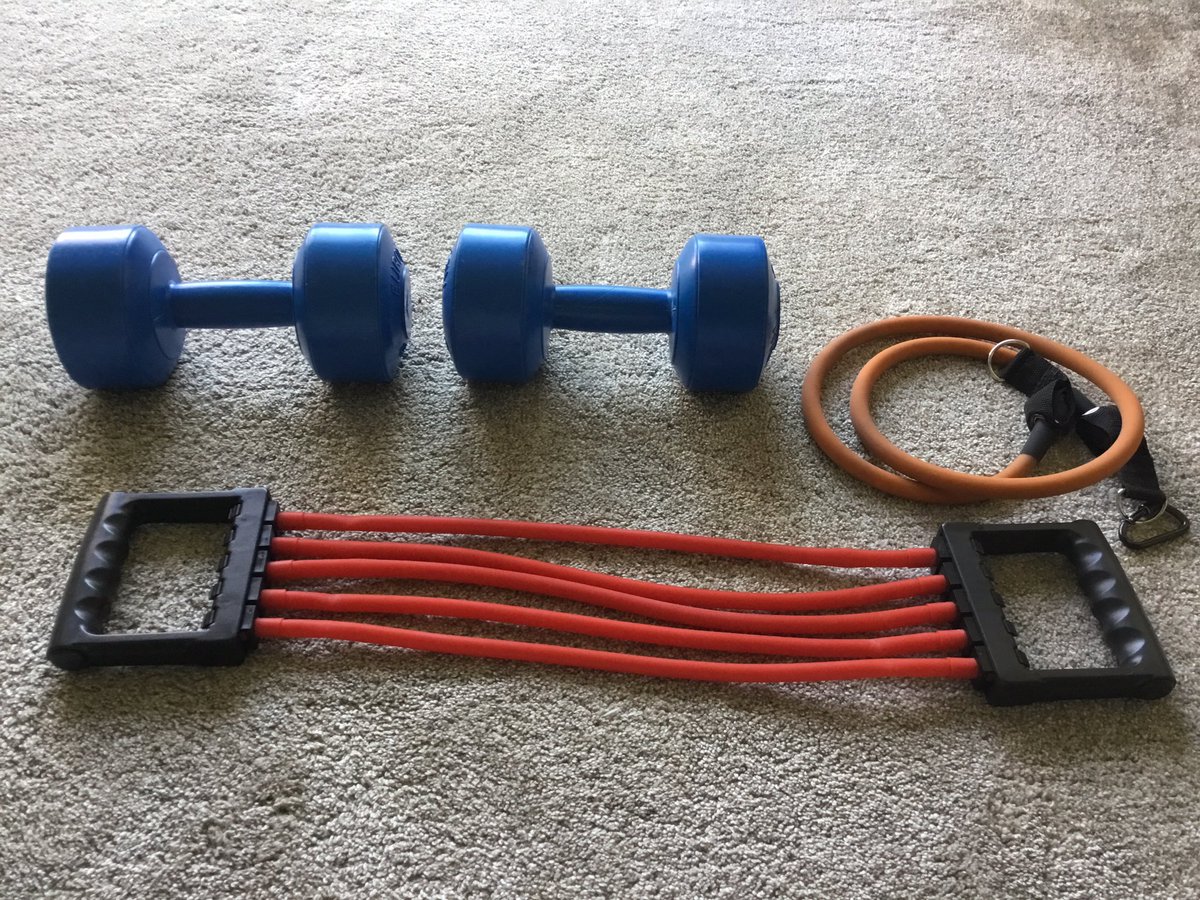 brianmills010's tweet photo. Gym closed, Pool closed. Good job Iβve got my #ChestExpander !#OldSchool #GreatWorkout #Pumped πͺ #StayStrong #StayAtHome #ProtectTheNHS #SaveLives https://t.co/OkKFAFvdSm