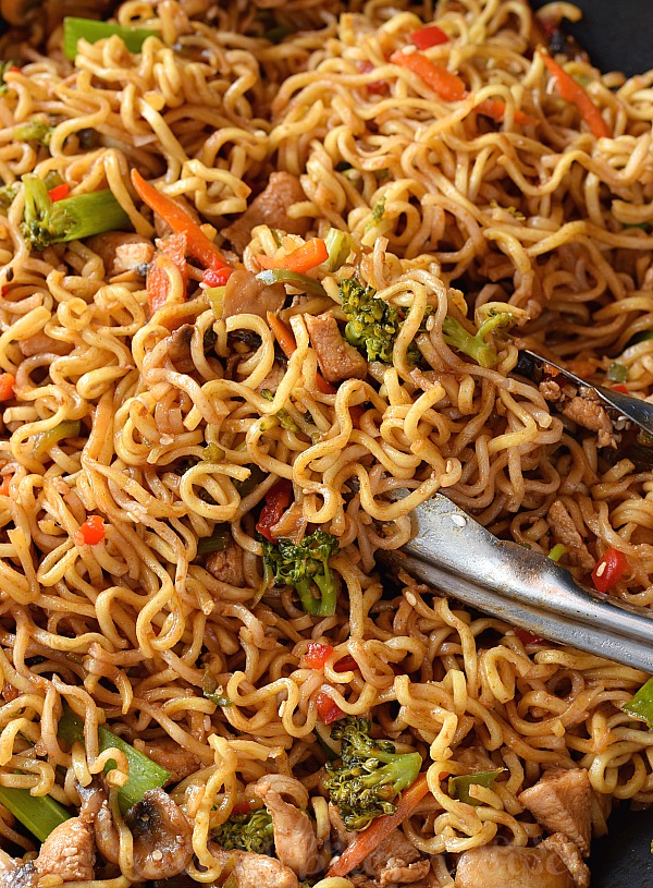 Quick and delicious dinner fix? This Chicken Ramen Noodles recipe - Under 30 mins :)

Detailed Recipe is here: savorybitesrecipes.com/2020/03/chicke…
#savorybitesrecipes #chickenramen #ramennoodles #dinner #quickdinner