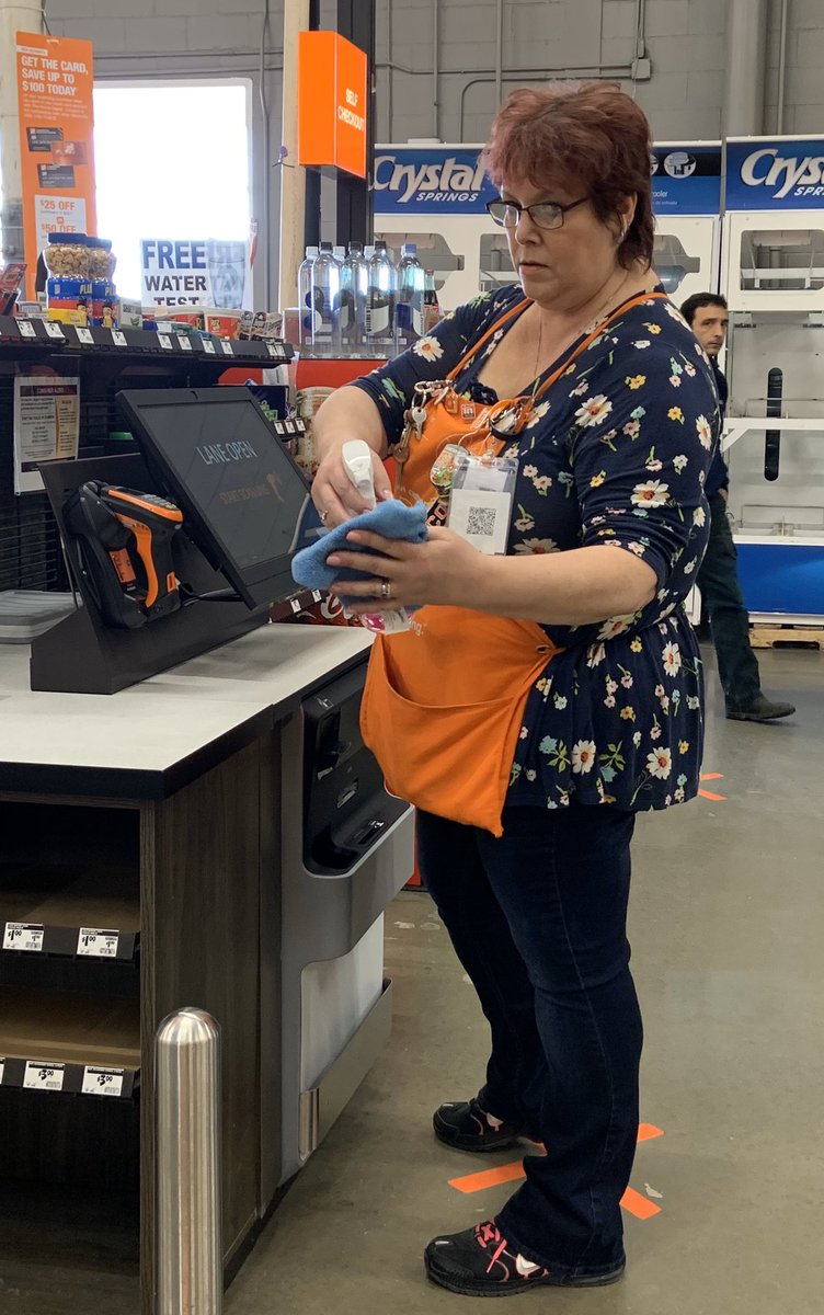 PburgHD0931's tweet photo. A great BIG thank you to @JoanieKadiRiley for executing the cleaning play @ SCO! #cleaninbetween https://t.co/NrdqmKntRB