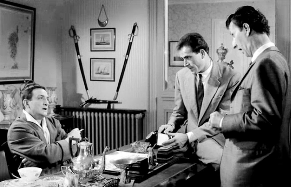 PolarSerieNoire's tweet photo. «Monsieur Fernand, ce que vous avez fait aux Volfoni, c'est pas bien !
- C'est surtout, pas juste !
- Elle est bien belle celle-là ! Comment, il me flinguent à vue, il me butent Henri...
- Justement pas !»
— Pascal et Bastien et Fernand
#Venantino #MacRonay #Lino
#LesTontons https://t.co/4xglIPLqAD