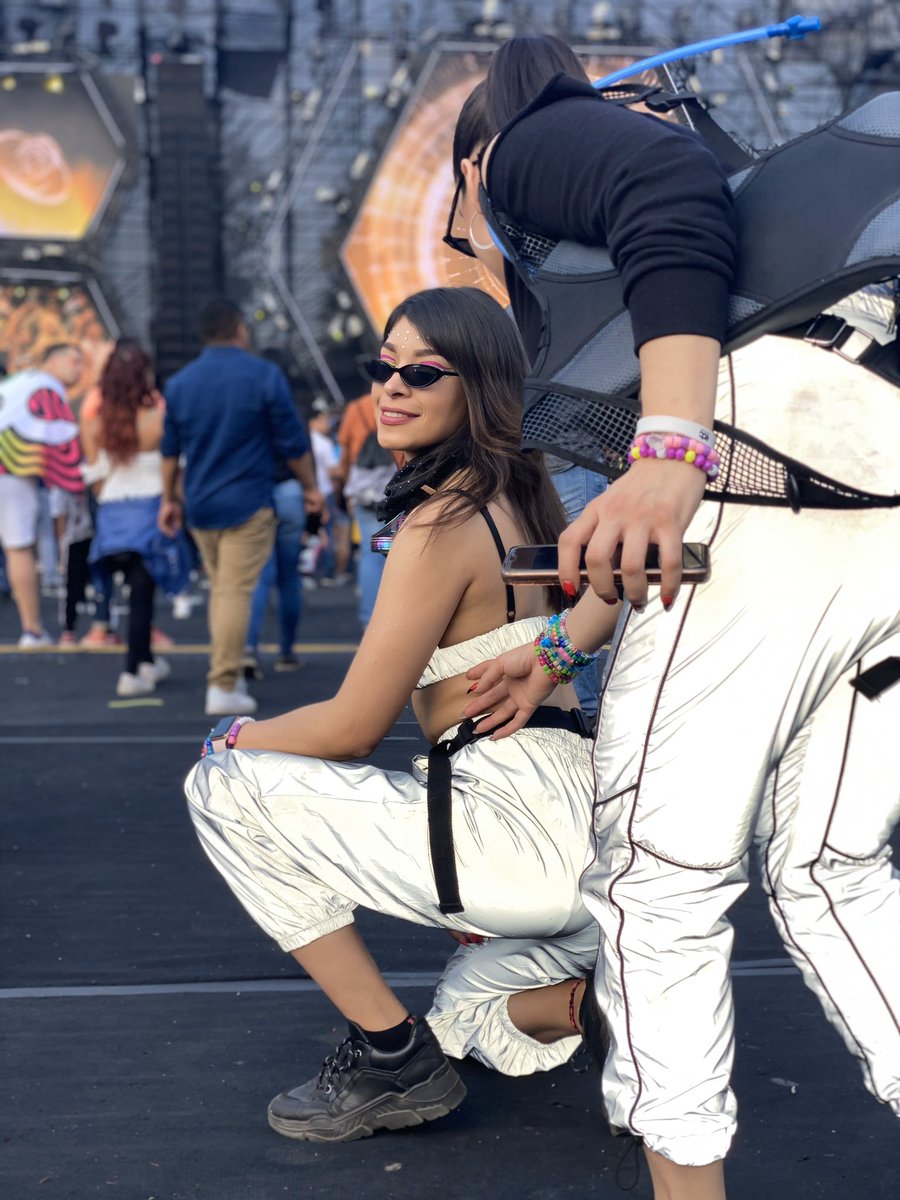 silvialuggo's tweet photo. T O D A S necesitamos una amiga como la mariana 🥰🥰🥰🥰🥰 https://t.co/emjrcejt96