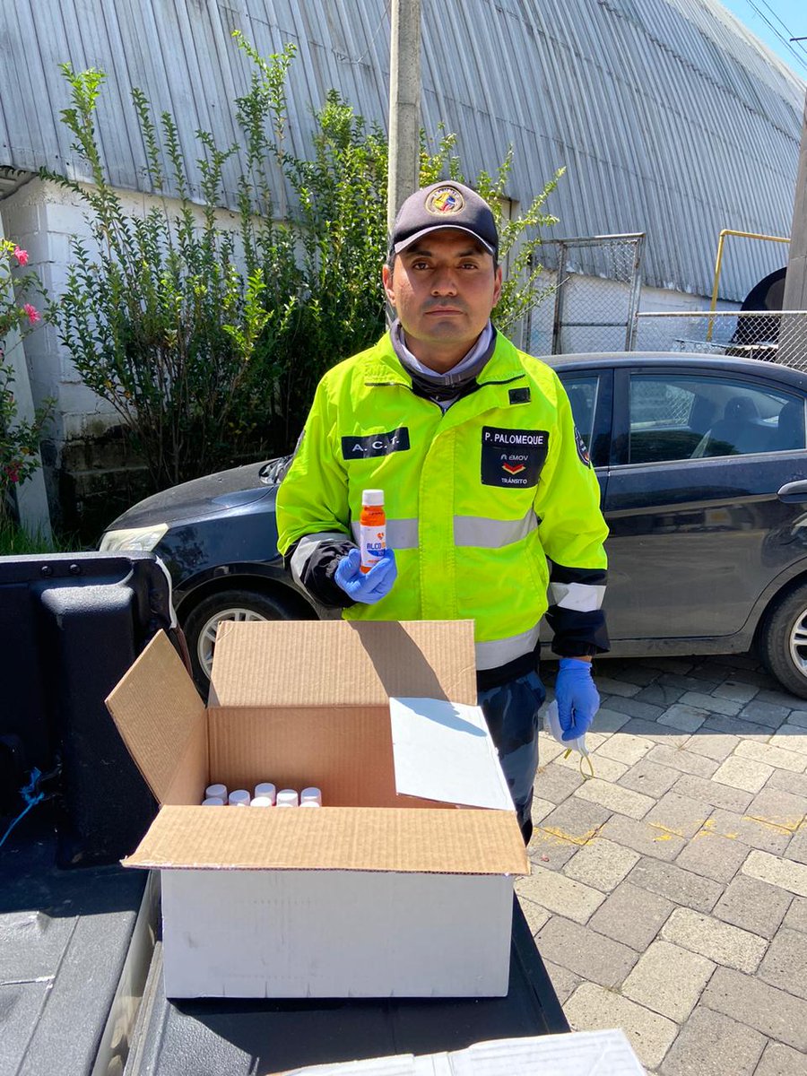 cuenca_dir_gob's tweet photo. Gracias a Corporación AZENDE , hoy personal de @MunicipioCuenca, @emac_ep, @ETAPAOficial, @emov_ep, @PolmunicipalGC, y @AccionSocialCue que se encuentra trabajando en medio de esta emergencia sanitaria recibió dotación de #Alcomax.
@pedropalaciosu
@PenafielBAndres https://t.co/HrrOXKwPg6