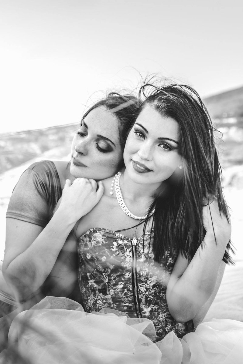 diana_therose's tweet photo. Beautiful Tenshi-chan 🖤
#Models: #DianaRosa and #TenshiKami
#Photography: #IngaPyata
Production: #AnaLuar
MUA: #BeatrizVaz
#modeling #fineart #portrait #amazingportrait #beauty #beautiful #beautifulwomen #emotion #asiangirl #romantic #portuguesemodels #beach #blackandwhite #bw https://t.co/1yd53XbIlK