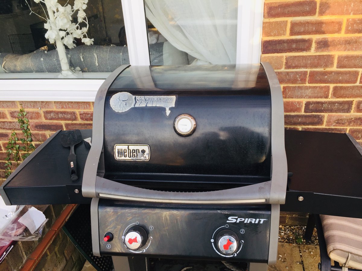 lesley130182's tweet photo. What could possibly go wrong #firstbbq https://t.co/gW9H06nQfi