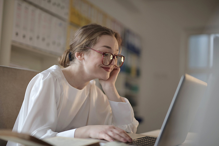 EmoryLibraries's tweet photo. #Emoryfaculty /instructors: Wondering how to build community &amp; engage students in your remote classes? Starting 10a tmrw, @CFDEEmory &amp; @EmoryLibraries will host a Zoom workshop each Fri to share your experiences &amp; ideas, and support/learn from each other https://t.co/WebbS6b1Mq https://t.co/IbwJcvh6Ny