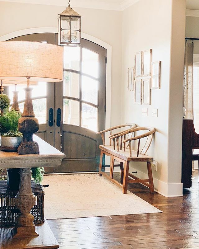 WilsonLumber's tweet photo. Love this farmhouse style entryway shared by @themarshfarmhouse! https://t.co/wXQQKJ9x6O https://t.co/gHiEBIx4Hs