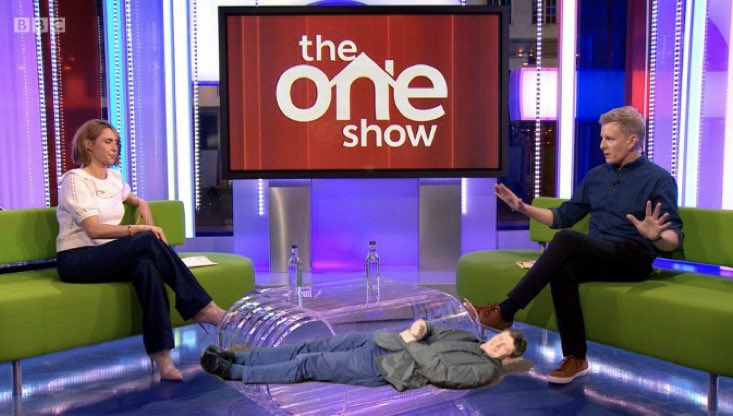 EmmaLBentley's tweet photo. Whenever I see two people next to each other, I can’t help but picture @BBCHughPym (who is 2m long) lying between... https://t.co/dNkLTIgP1e