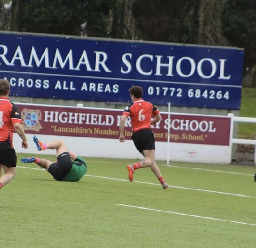 Since there’s no Rugby for a while, here’s two photos of our very own Fridge getting tackled by absolutely nothing👀😅 
#YouHadOneJobFridge #Baldy #TheTryLineisLiterallyRightThere