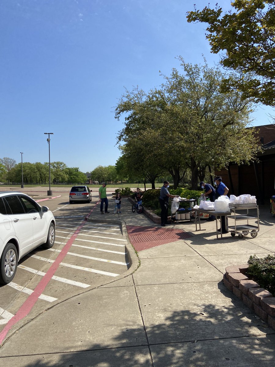 Shoutout to these awesome ladies serving lunches everyday! The kids love it! So wonderful to see their smiling faces today! <a href="/GCISD/">Grapevine-Colleyville ISD</a> <a href="/BearCreekElem/">Bear Creek</a> #wearegcisd #bcebold