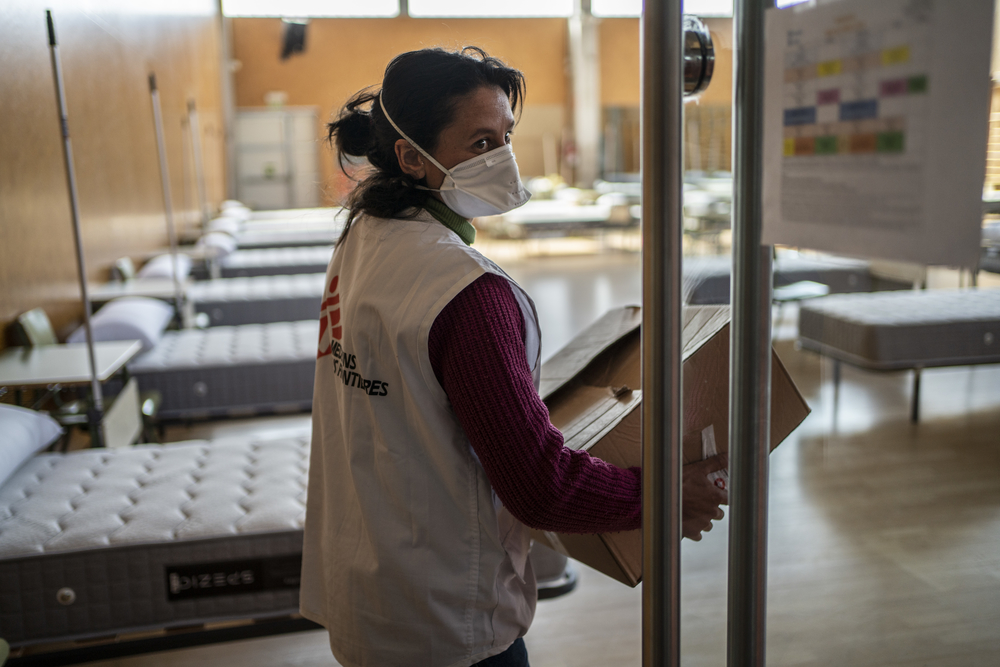 MSF_Espana's tweet photo. 🔴ÚLTIMA HORA #COVID19 en España:

🏥Instalamos dos unidades de hospitalización temporales en #Madrid con más de 200 camas. https://t.co/uNJM3K1fDe