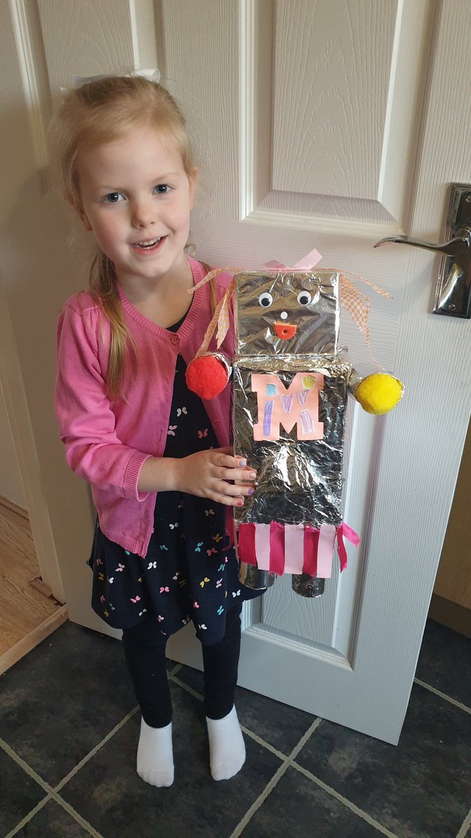 Sarah93258065's tweet photo. Mia has spent today making a robot out of 'junk' and looking at different materials around the home on a 'material hunt'. @RomanHillSchool https://t.co/nrNtHAugEc