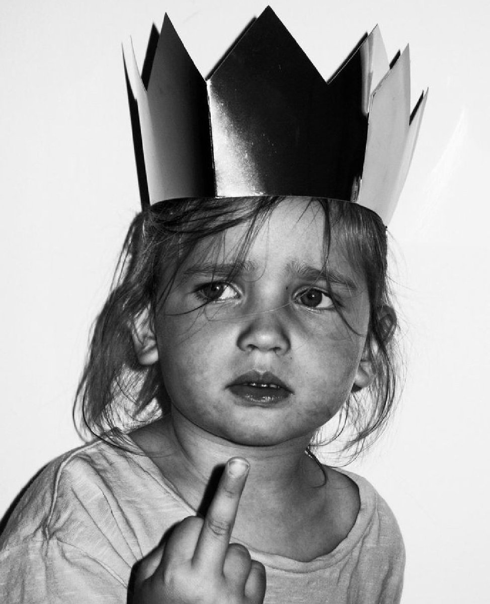 All you need is a tiara...
And maybe a cookie.

Att: Baby Blue.

#kidAU #sugarrol