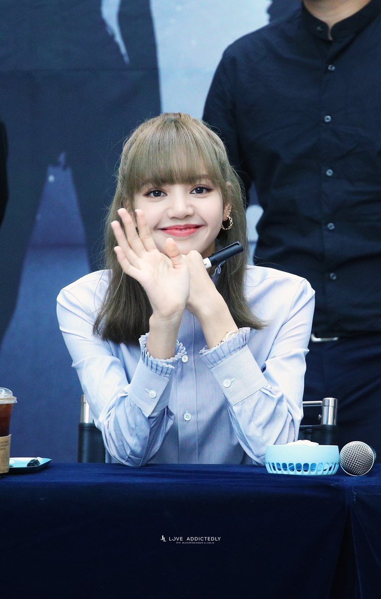 kimthooo1's tweet photo. #327WishesForLalisa
#LalisaManobanDay
#우리의_별_리사_생일축하해 
OUR PRIDE LALISA
We love you so much https://t.co/ujEMQnKBLA