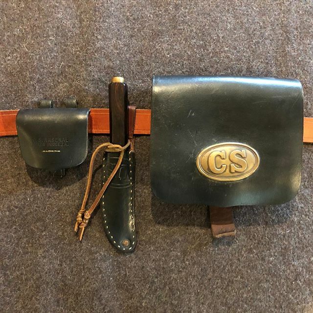 orionfoundation's tweet photo. Bushwhacker style..... part 2 of 4..... #stayfrosty #bushcraftgear #survival #blackpowder #muzzleloader #capandball #buckskinner #woodsrunning #zombiehunter #woodsrunner #bushwhacker #scrounger #orionwoodsbrigade #theactionlifestyle https://t.co/iES1lY1s36 https://t.co/tNBgLD6g45