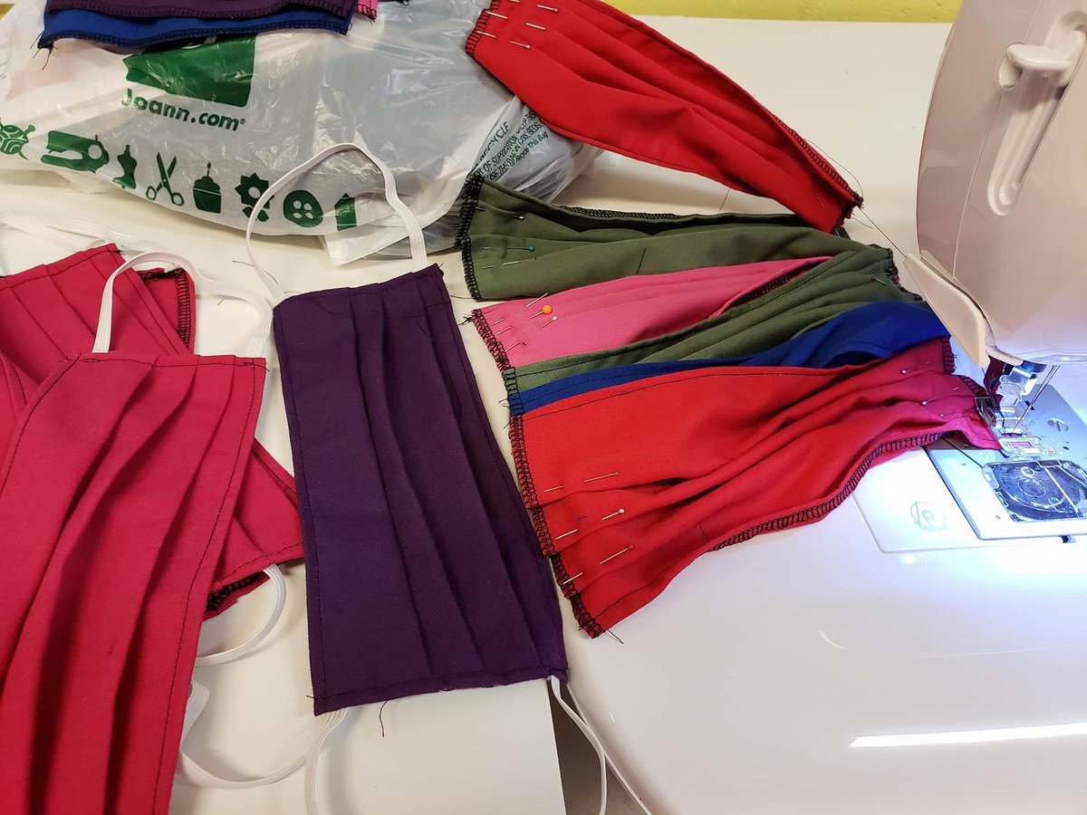 fondadavis1's tweet photo. 🙌🙏👏 to the amazing women who created “Project Comfort”.  Thank you Mrs Sandra Edenfield Cravey #masksforall #COVID19 #protectingourfrontline https://t.co/9KVUQbD1OG