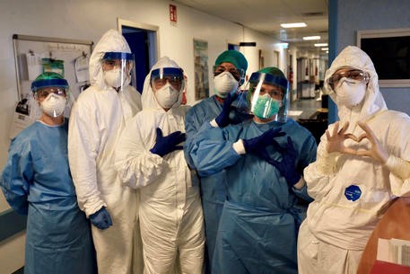 “Fight, unite, ignite”: ICN together with its National #Nurses Associations and <a href="/WHO/">World Health Organization (WHO)</a> will take <a href="/DrTedros/">Tedros Adhanom Ghebreyesus</a>’ rallying call at the G20 into tomorrow’s #COVID19 webinars! Don't wait, sign up now👉bit.ly/2xnPltu