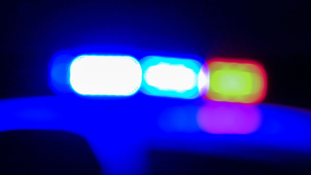 Area law enforcement agencies have received multiple complaints about a man pretending to be a Will County Sheriff's Office SWAT team member and unlawfully making traffic stops, one of which reportedly occurred in the Frankfort area. bit.ly/2UjK3rO