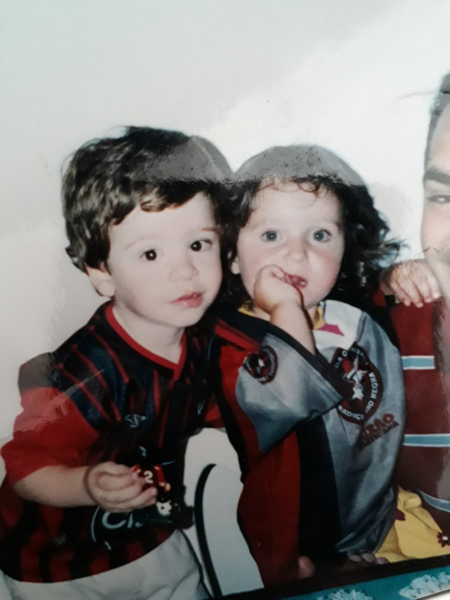 helohecht's tweet photo. há 16 anos vestindo o manto ❤ feliz 96 anos meu furacão, estarei sempre contigo! 🤞🏻🌪🖤 @AthleticoPR https://t.co/nX427Ts13m