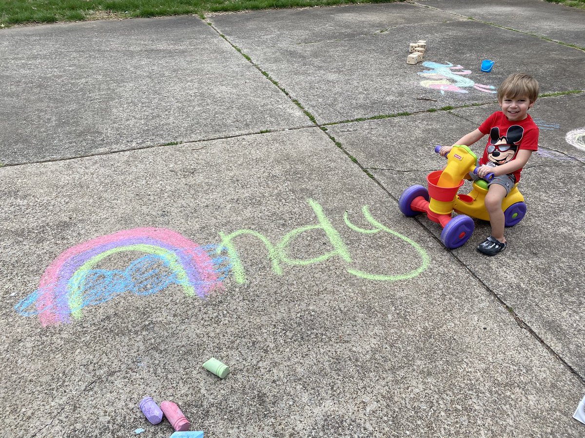 MrsSturgeonAP's tweet photo. @AndyBeshearKY it’s a beautiful day in our neighborhood to be #HealthyAtHome https://t.co/kXOJHt7oID