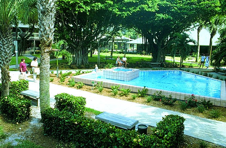 PeriwinkleShops's tweet image. Throwback Thursday. Who remembers when the shops looked like this?

periwinkleplace.com
#sanibel #sanibelisland #swfl #florida #retail #shopping #dining #spa