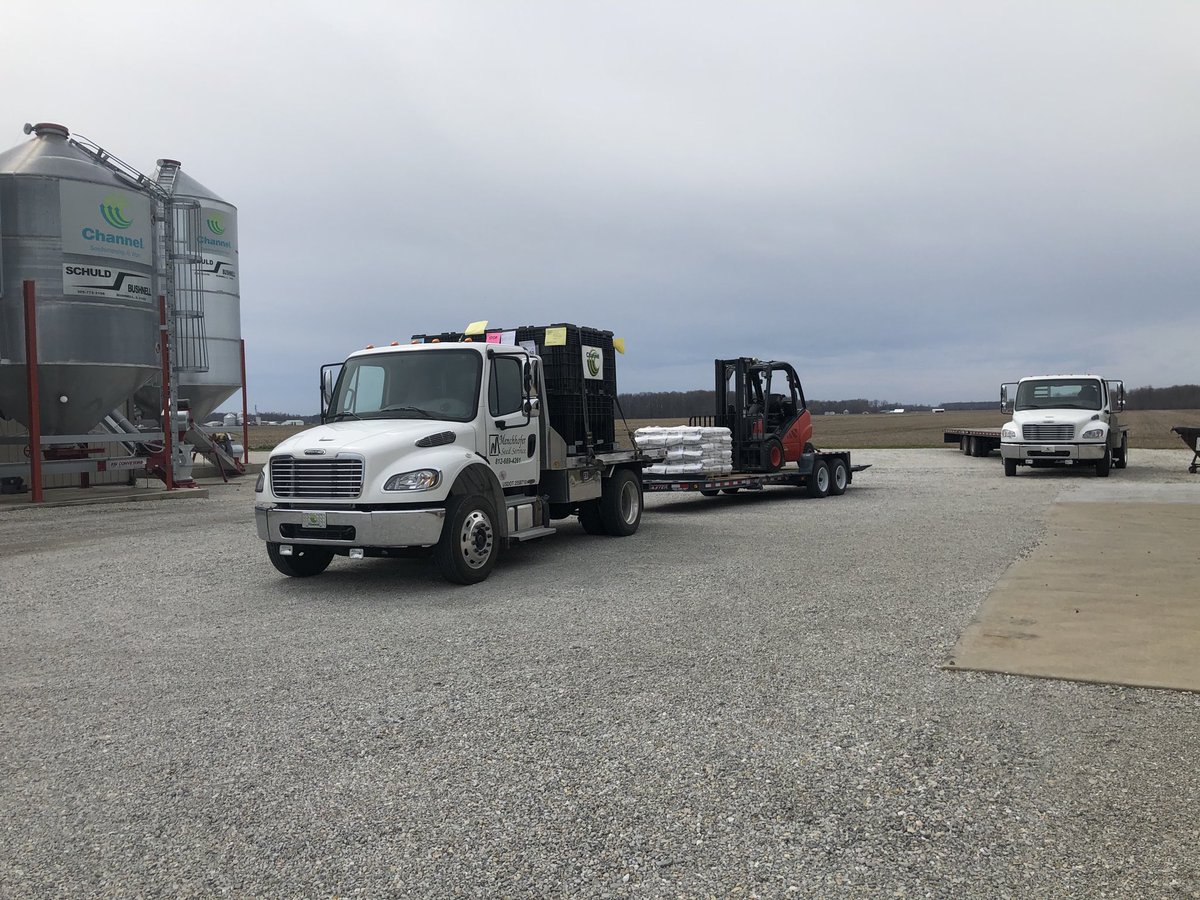 MenchhoferSeed's tweet photo. Sending corn out the door. Hoping to get it in the ground this year! https://t.co/VkRwppbVPy