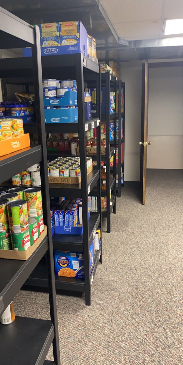 MsLindner6's tweet image. Spent my morning volunteering at the food pantry. Just doing a small part to make sure our families are fed during the school closures ❤️ I encourage you all to find a way to spread hope and love when so many people need it right now.