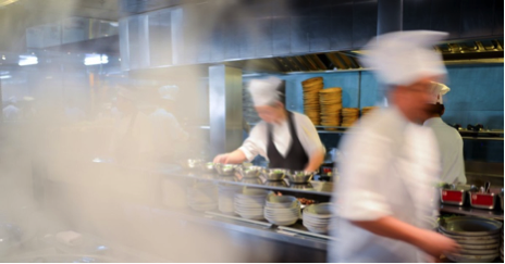 Frontlineii's tweet photo. #CookingOil on the floor can contribute to slips and falls in your kitchen. Make #EmployeeSafety “job one” and keep hazards under control with a #SmartOilManagement system. https://t.co/e4W2BNqwYe