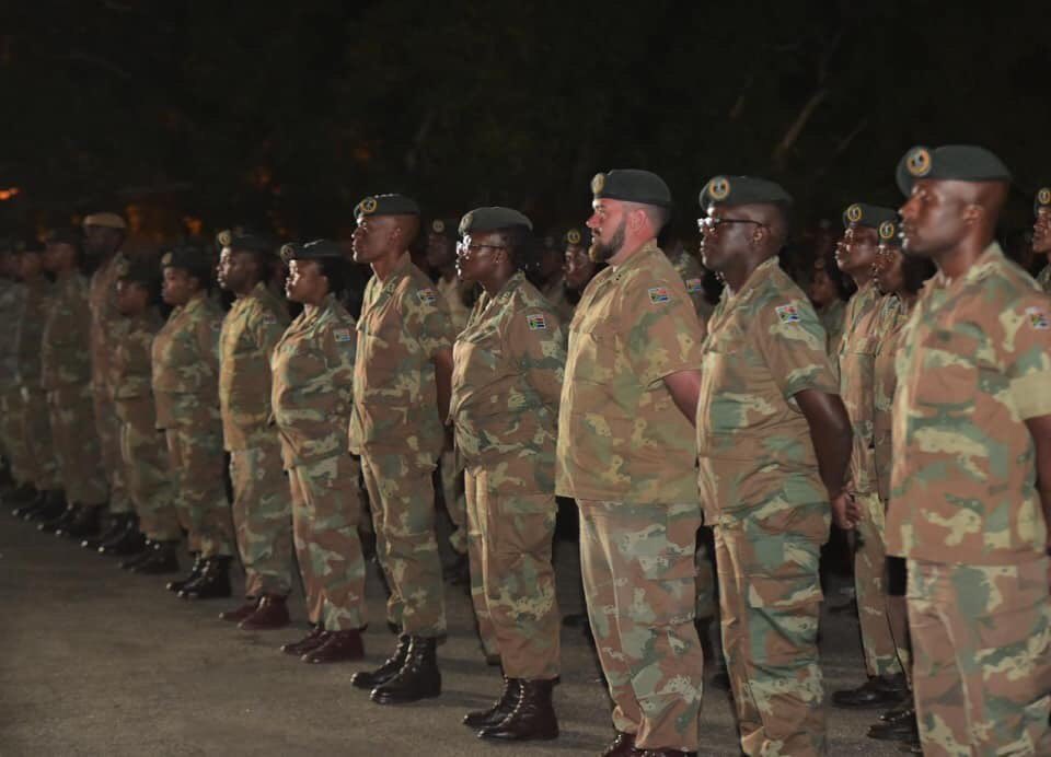 Kaylin_Mendes's tweet photo. “...Go out and save the lives of the people of South Africa from this invisible enemy.” Matamela Cyril Ramaphosa, Commander in Chief of the South African Armed Forces. 🇿🇦 https://t.co/q6wG1EunsP