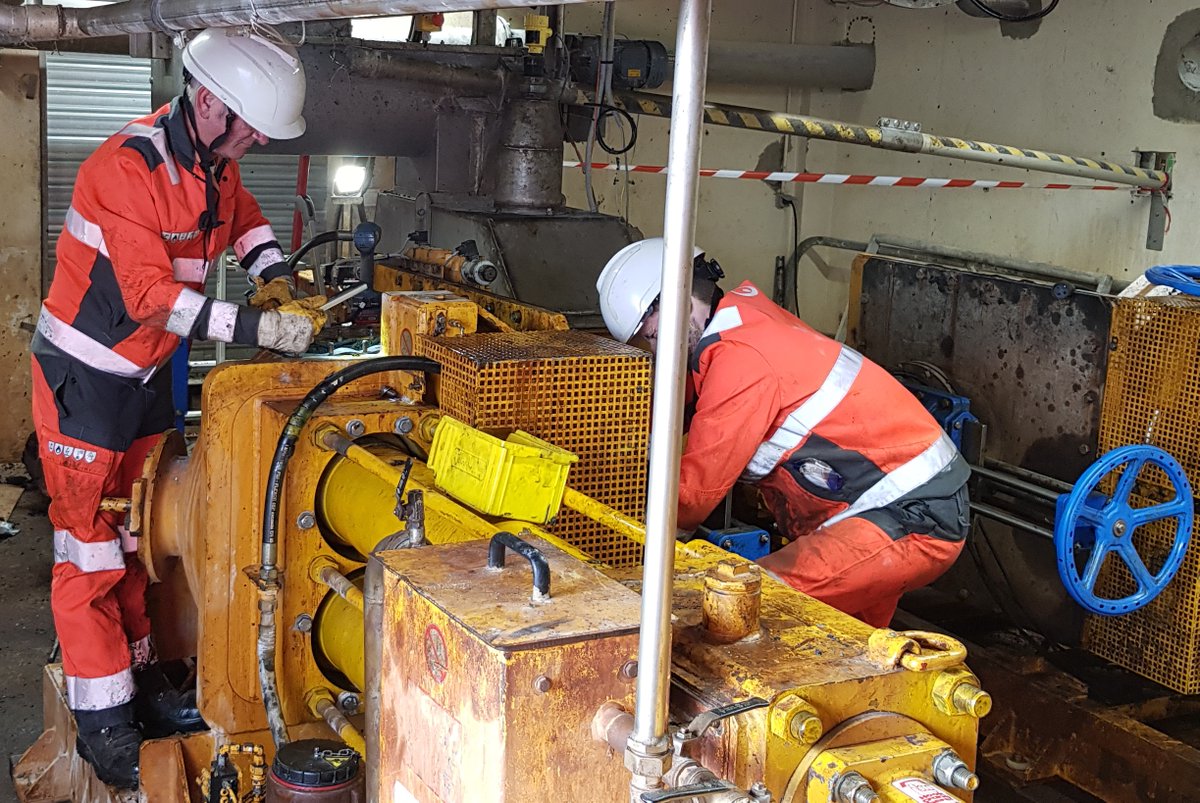 cazerjb's tweet photo. Les collaborateurs @Veolia_Fr #Sarthe &amp; #Mayenne sont en action. Ici sur la station d'épuration de @ofcourselemans, ils participent au maintien et à la continuité des #ServicesEssentiels ! Merci Sylvaine, Jean-Claude, Teddy, et Régis
#EspritDEquipe #covid19 #NosHerosDuQuotidien https://t.co/0myheDGP97