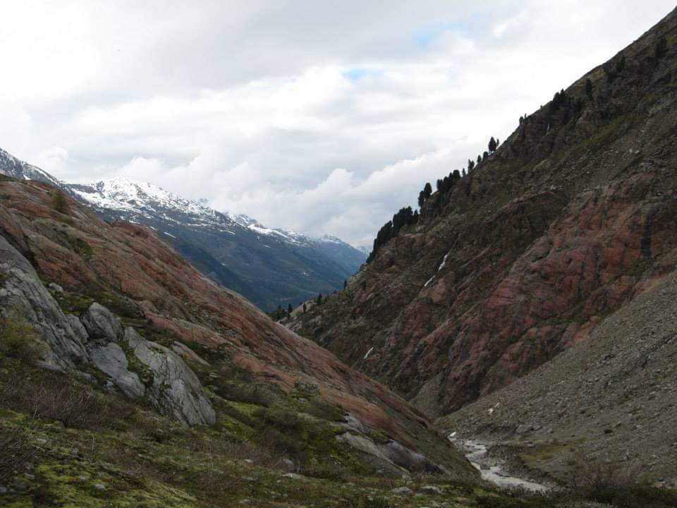 Shann0nMars's tweet photo. Day 4 of #7DaysOfFieldwork - spent two summers in the Oeztal Alps in Austria studying landscape evolution of a rapidly changing proglacial environment due to #ClimateChange 🏔🔜⛰ https://t.co/uw5UIBInRv