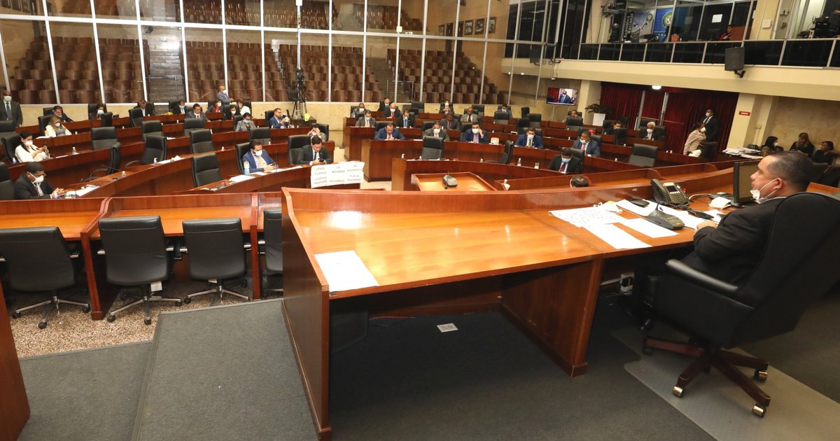 Estamos en el 2do debate del Proyecto de Ley No. 295 que contempla medidas sociales especiales para la suspensión temporal en el pago de los servicios públicos en atención al Estado de Emergencia Nacional, como luz, agua y servicios de cable, internet y telefonía por tres meses