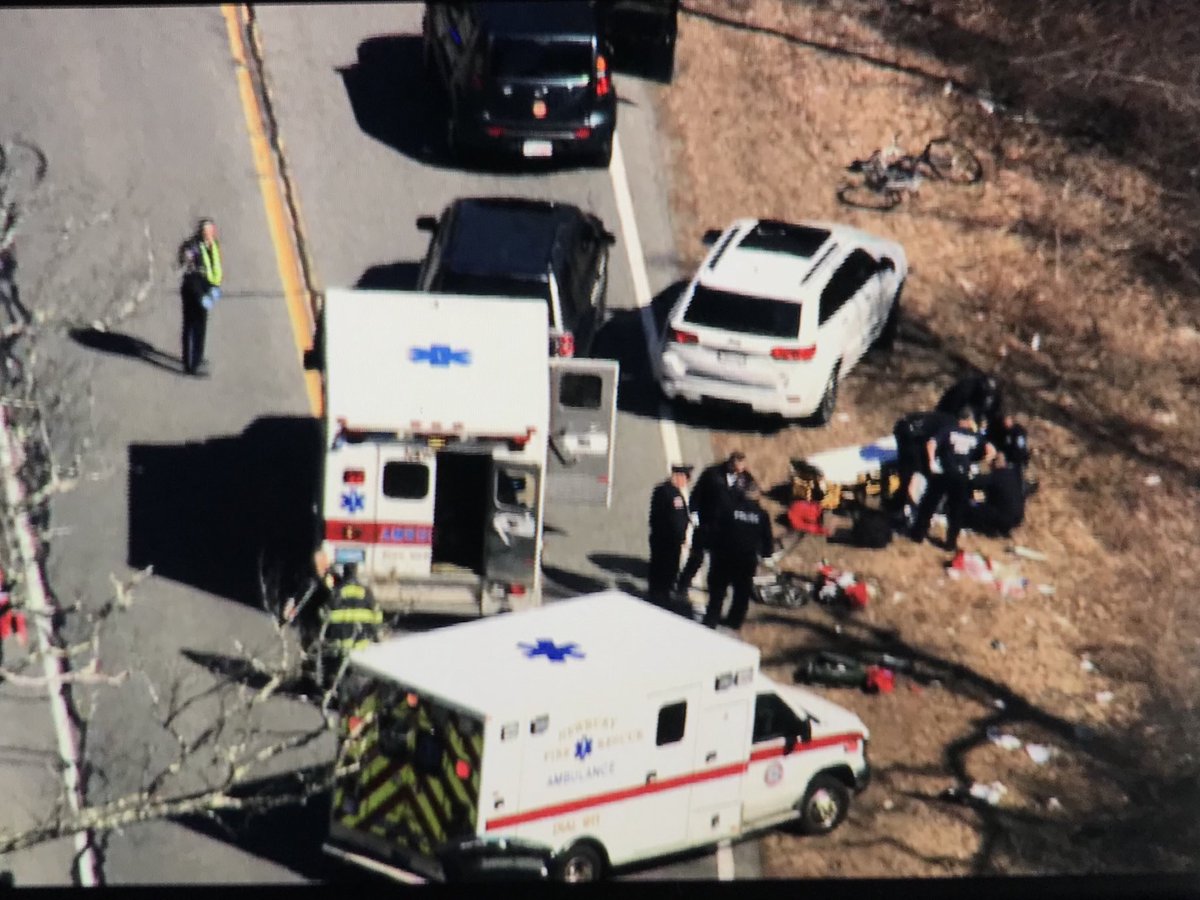paulbuscemi44's tweet photo. 3 bicyclists have been hit by a car on Topsfield Rd #Ipswich. 2 Boston #Medfight helicopters are at nearby golf course to transport #BREAKING #WBZ #SkyEye 🚁 https://t.co/xwnboNVABw