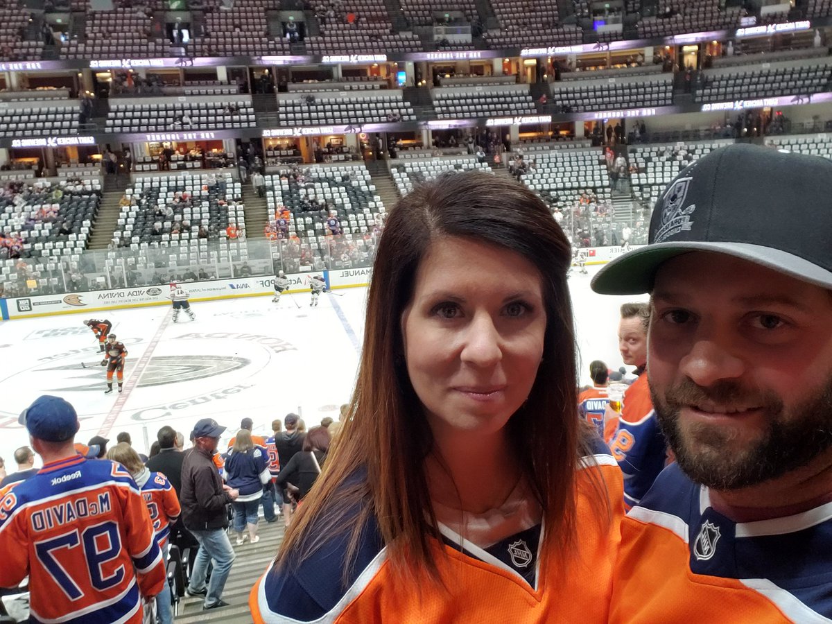 robert_pfau's tweet photo. Happy anniversary to this amazing lady. #8yearsin #HappyAnniversary https://t.co/hFaamyyv0q
