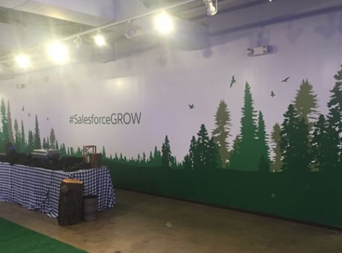 SpeedproLB's tweet photo. Wallpaper or mural? Can you tell the difference? Knowing the difference could help your business make key decisions. Give us a call at (562) 427-2150 to schedule a consultation. https://t.co/Ft0ow1Hlsj