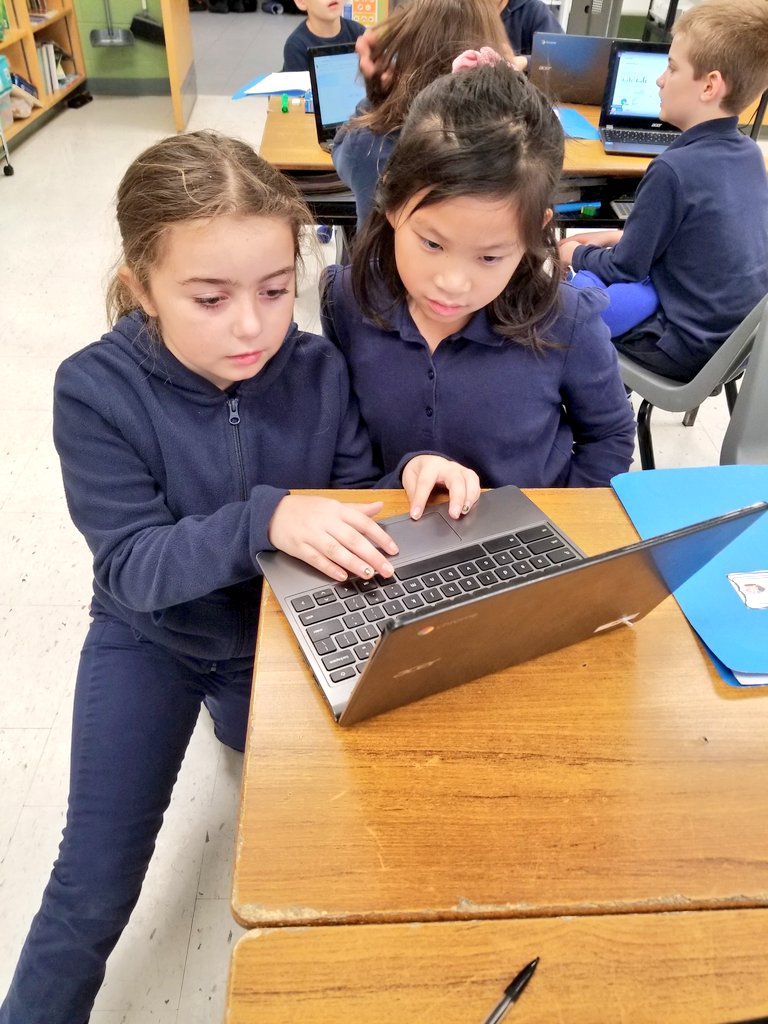 YCDSB's tweet photo. #ATTN Parents/Guardians: Teachers are calling/emailing families today &amp; tomorrow to say hello &amp; assess your child's needs to #learnathome.

If your child DOES NOT have access to a device, complete this form for the possibility of receiving access to one: https://t.co/wm1g11q1hR. https://t.co/31hMacY1Ya