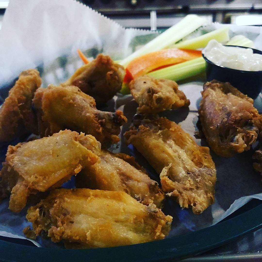 Are you craving your favorite wings today? We're open from 12pm-6pm for take out ONLY! 

Want to see our menu? Visit our website: loom.ly/wgZ3Xnw