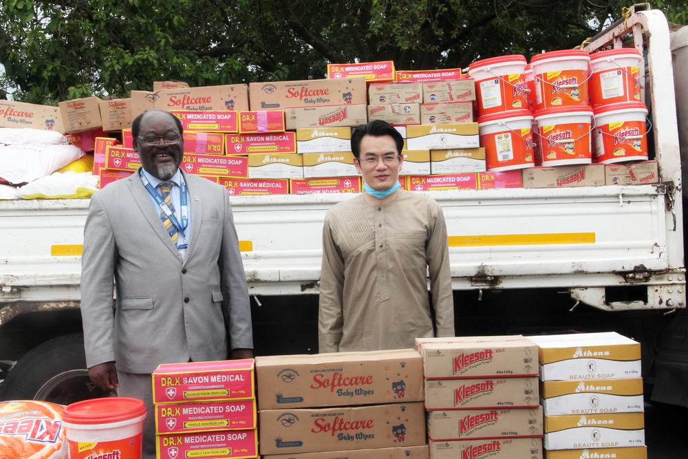 NMIMR_UG's tweet photo. Sunda and KEIDA  International, home care and detergent manufacturing company on Tuesday, presented some items to the Institute to aid in its work in helping curb the spread of the novel coronavirus in Ghana. https://t.co/4zt6O6odjp
