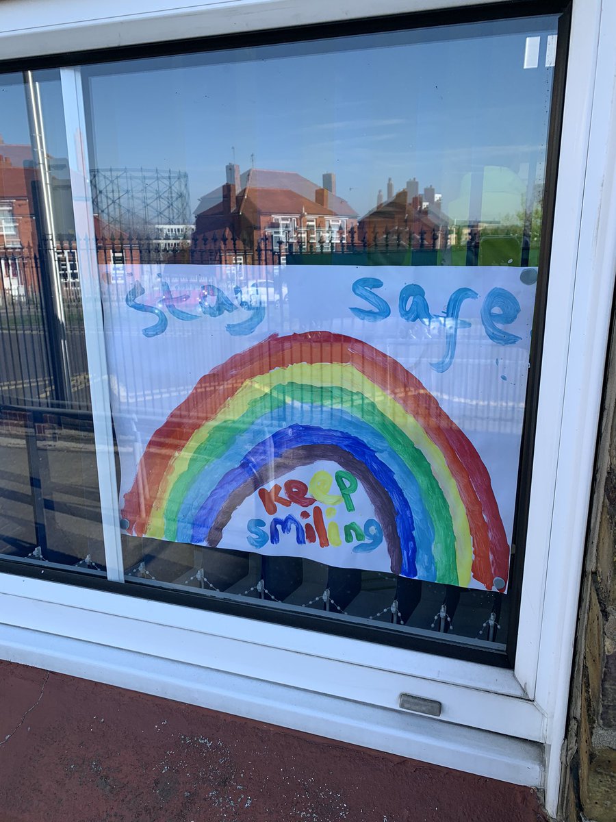 Paul_Provins's tweet photo. @RivermeadSchool showing our appreciation and support to our key workers! ๐จ๐โ๐As well as promoting our key message at this time:- Stay safe and keep smiling!! ๐๐ #clapforourcarers #keyworkers #StayHomeSaveLives #education #RivermeadSchool #TeamRIT #Wearemedway https://t.co/i8NeG7TxFI
