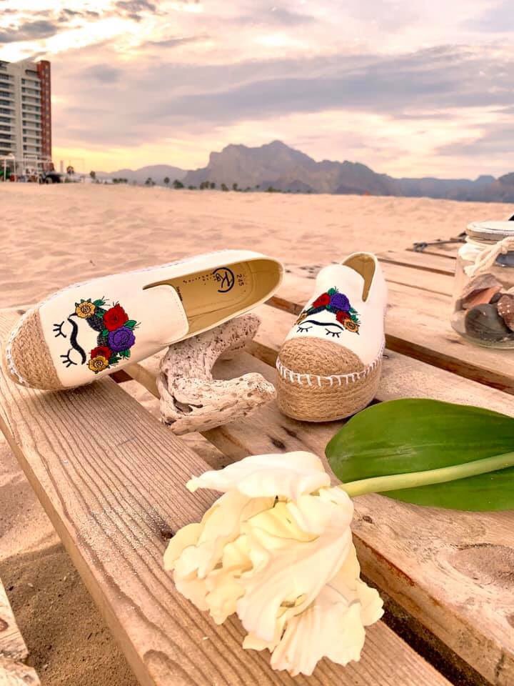 Rubytradicion's tweet image. Yopalqui Alpargatas/ Platforms 😍🤗

SHOP NOW 🔥
Rubytradicionenmoda.com

#springfashion #Viral #RetweeetPlease #ShopSmall #buylocal #handmade #Supportyourlocals #huaraches