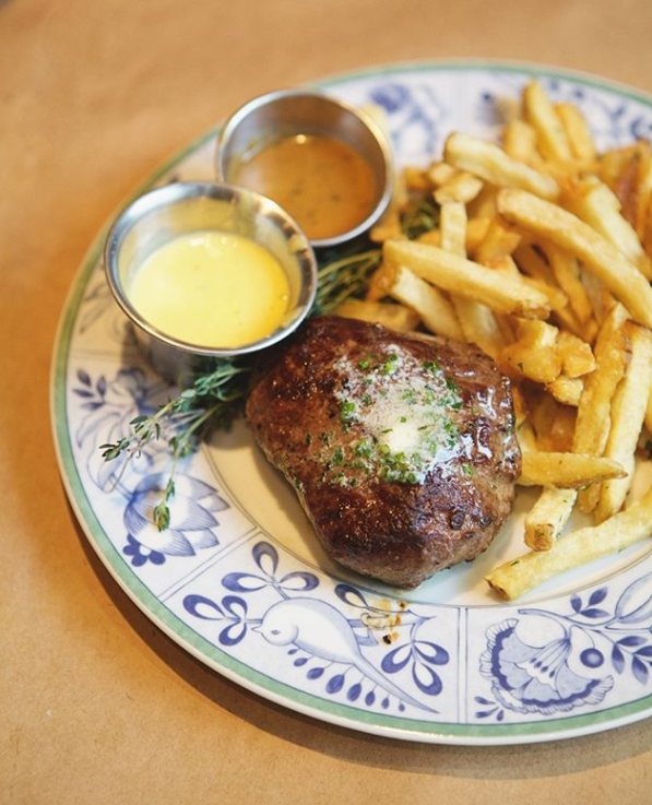 cochonvolant_'s tweet photo. Staying in doesn’t mean missing your Cochon favorites! Swipe to check out just a few of our #lunch and dinner options 😉 Order through #Grubhub, or visit https://t.co/JXTy3zU78r to check out our $44 Family Meal options! https://t.co/Ob6MsJxkqW