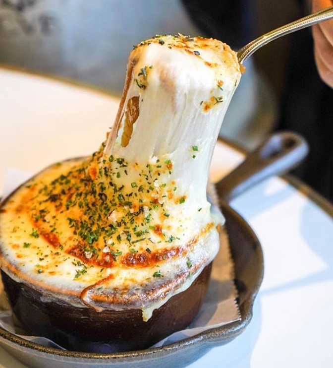 cochonvolant_'s tweet photo. Staying in doesn’t mean missing your Cochon favorites! Swipe to check out just a few of our #lunch and dinner options 😉 Order through #Grubhub, or visit https://t.co/JXTy3zU78r to check out our $44 Family Meal options! https://t.co/Ob6MsJxkqW