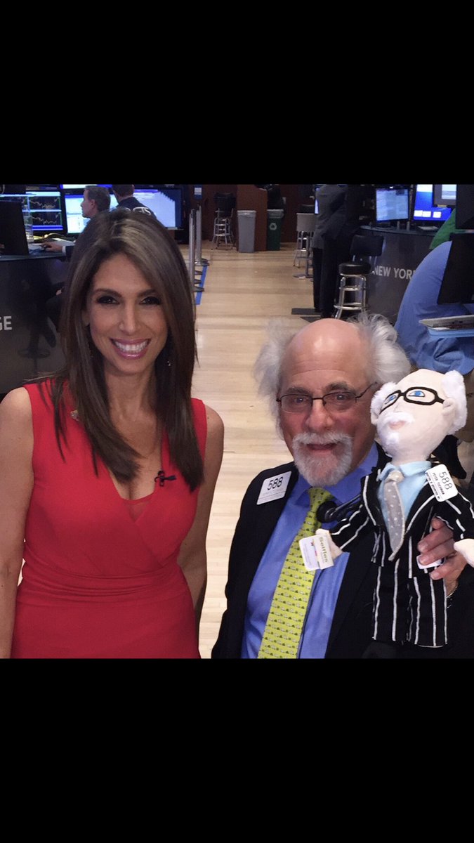 NPetallides's tweet photo. #petertuchman #GETWELLSOON MY FRIEND !! #coronavirus #wallstreet #mostphotographedtrader @nyse @TDANetwork His instagram: EinsteinofwallSt https://t.co/9784sV4118
