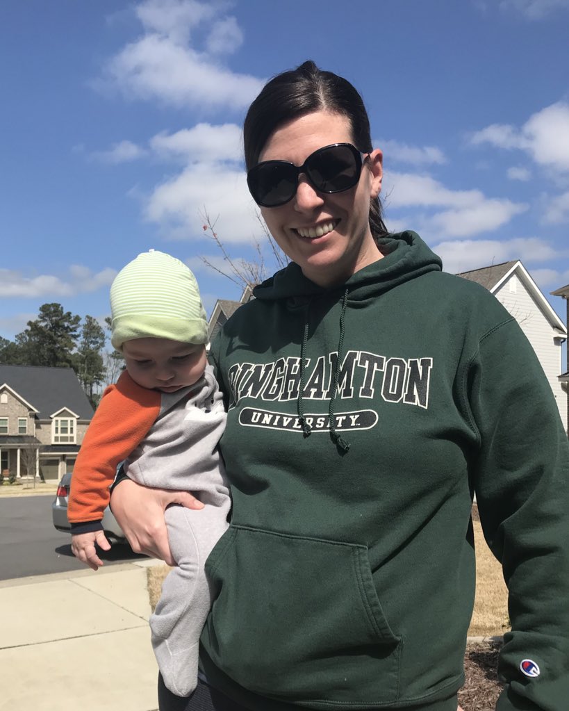kathleen_wit's tweet photo. Representing my favorite NCAA team that made it to the tournament 1 time in 2009! #binghamtonuniversity #binghamtonbearcats #EnloeVirtualSpiritDays @EnloeMagnetHS https://t.co/h0yaXEExw0
